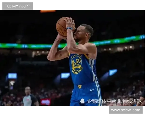 斯蒂芬·库里的三分球革命彻底改变了现代篮球的进攻方式