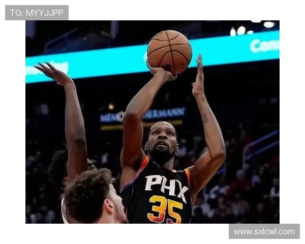 杜兰特赞阿门勇于出手态度三分球虽涮筐但展现自信