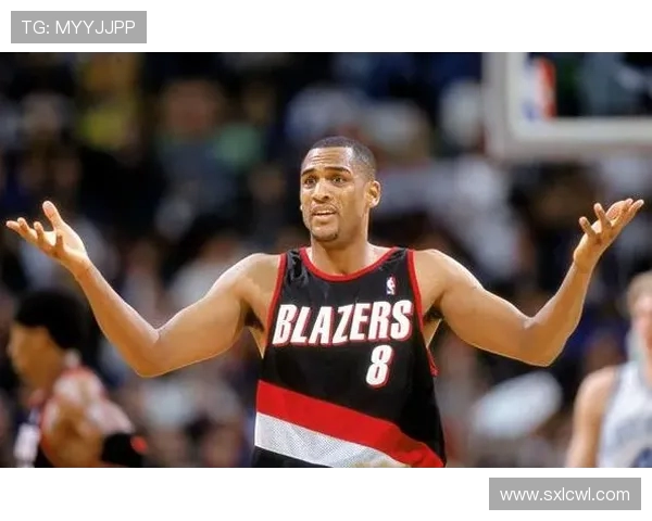 1995年NBA选秀状元乔史密斯加盟勇士队开启职业生涯 1995年NBA选秀状元乔史密斯加盟勇士队开启职业生涯